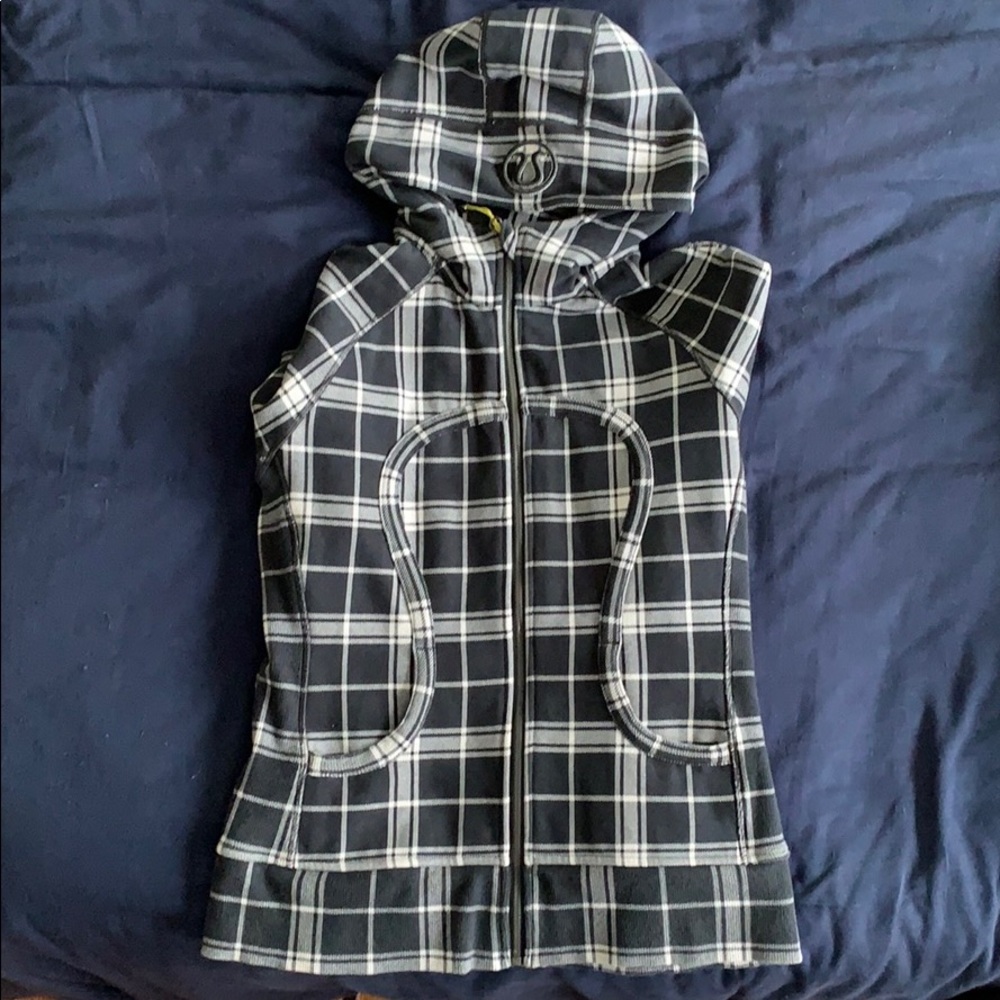Lululemon black and white hoodie